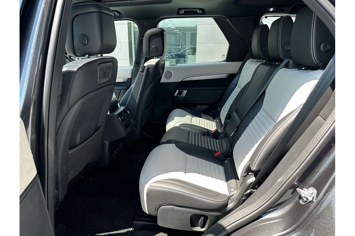 2024 Land Rover Discovery D300 Dynamic SE Series 5