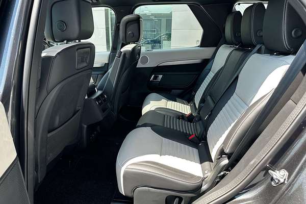 2024 Land Rover Discovery D300 Dynamic SE Series 5