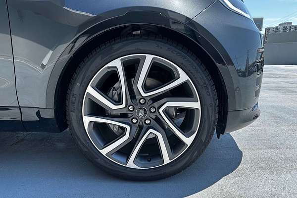 2024 Land Rover Discovery D300 Dynamic SE Series 5