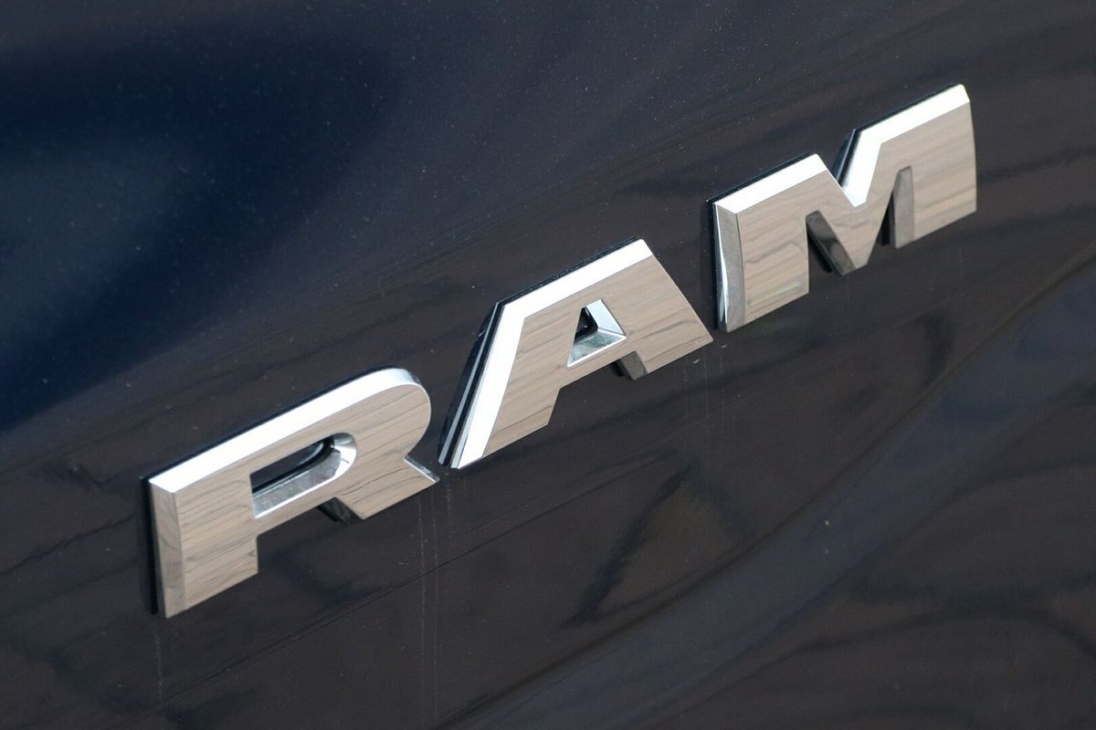 2024 RAM 1500 Laramie Sport RamBox DT 4X4 SWB