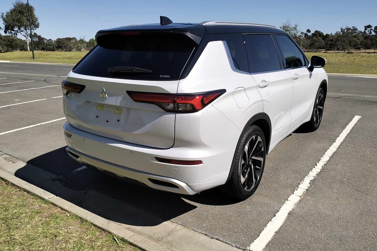 2024 Mitsubishi Outlander Exceed Tourer ZM