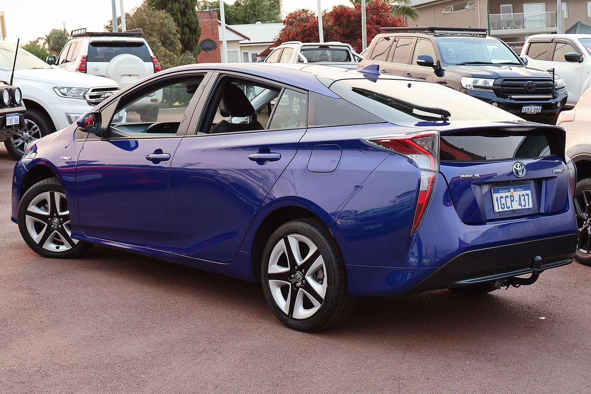 2016 Toyota Prius iTech in BLUE Used Hatch Myaree WA