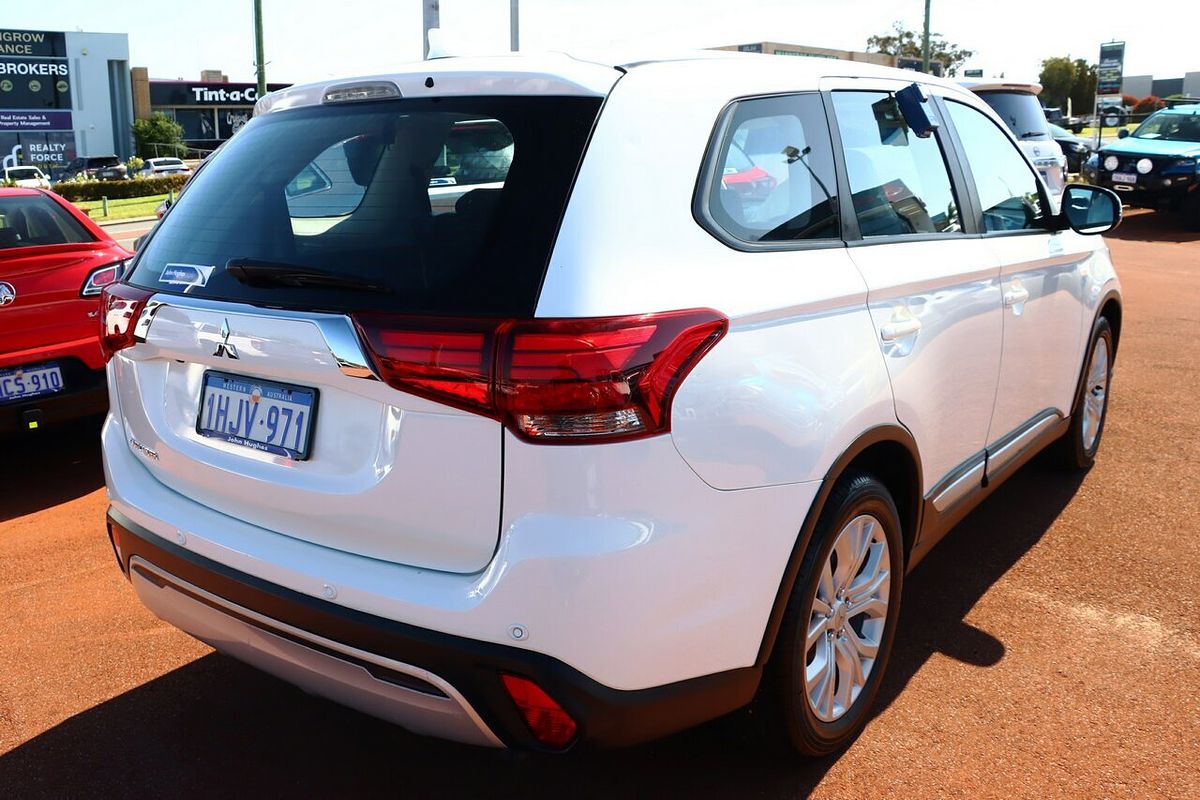 2021 Mitsubishi Outlander ES in WHITE Used SUV Wangara WA