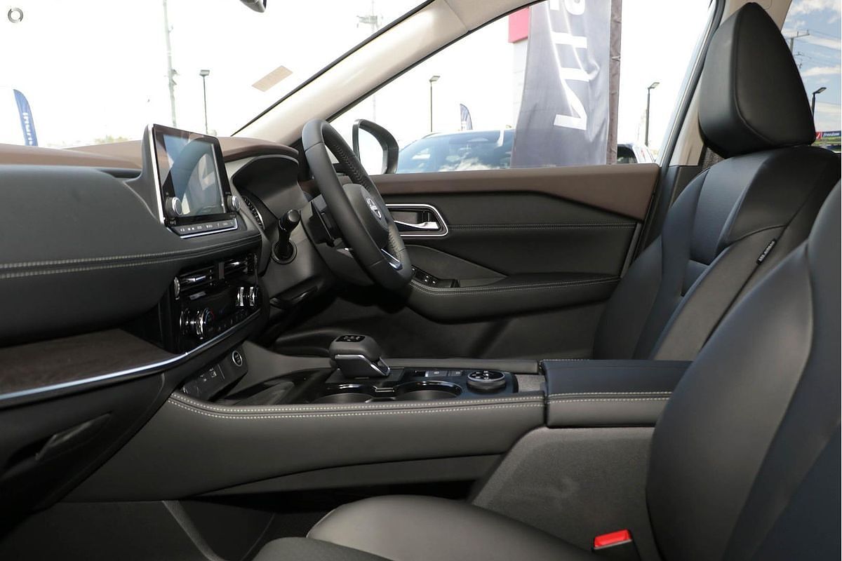 2024 Nissan X-TRAIL ST-L T33