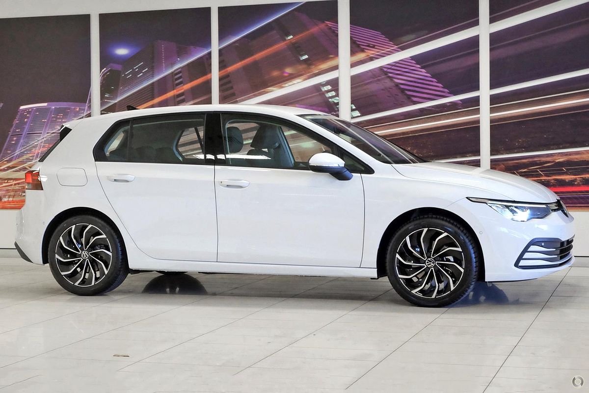2024 Volkswagen Golf 110TSI Life 8