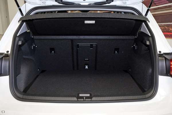 2024 Volkswagen Golf 110TSI Life 8