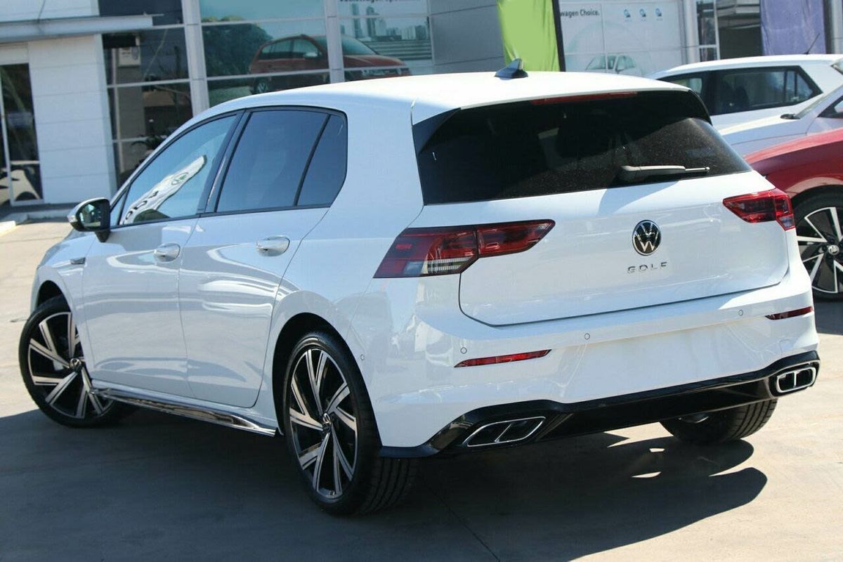 2024 Volkswagen Golf 110TSI R-Line 8
