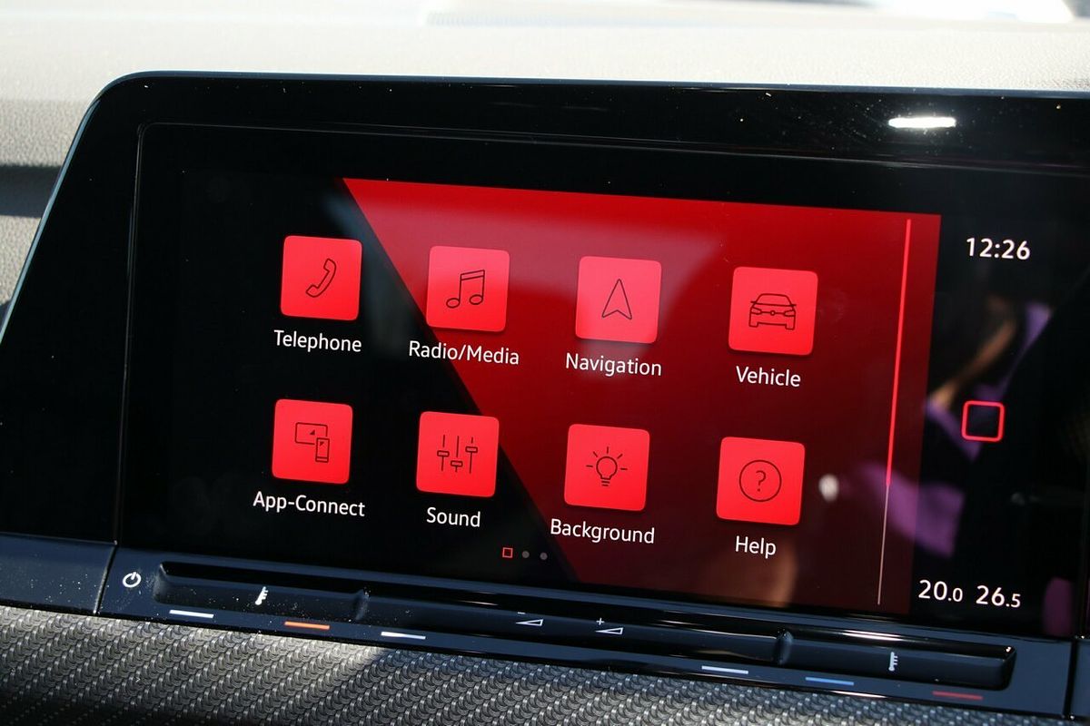 2024 Volkswagen Golf 110TSI R-Line 8