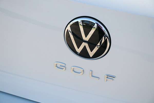 2024 Volkswagen Golf 110TSI R-Line 8