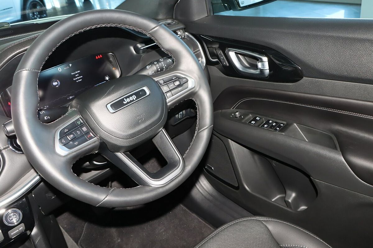 2023 Jeep Compass S-Limited M6