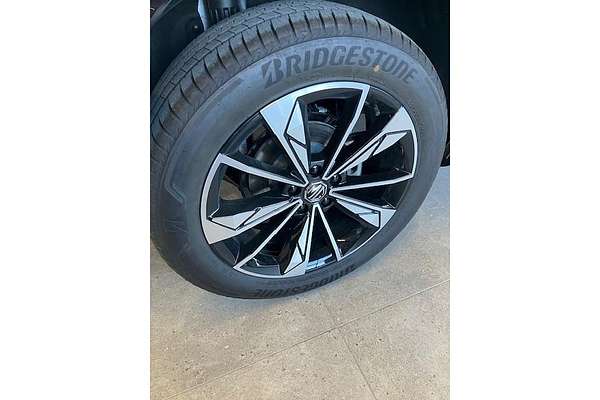 2024 MG HS Essence AS33
