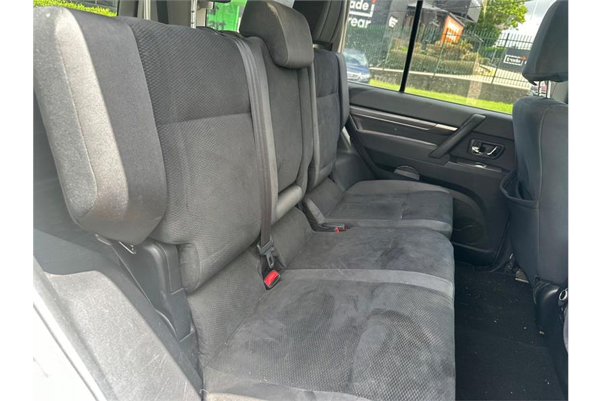 2006 Mitsubishi PAJERO VR-X LWB (4x4) NS