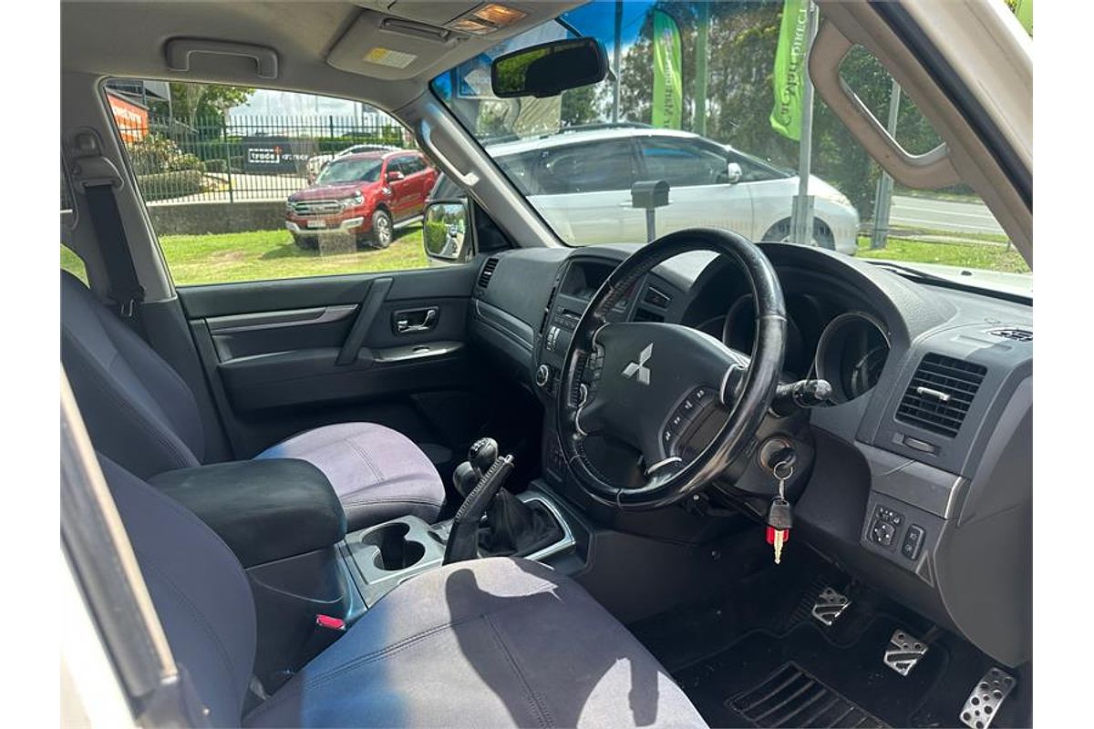 2006 Mitsubishi PAJERO VR-X LWB (4x4) NS