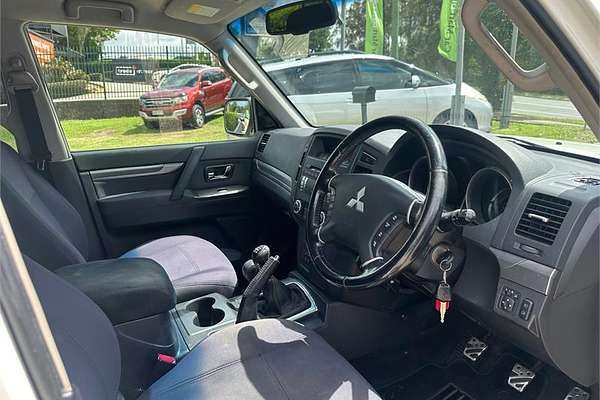 2006 Mitsubishi PAJERO VR-X LWB (4x4) NS
