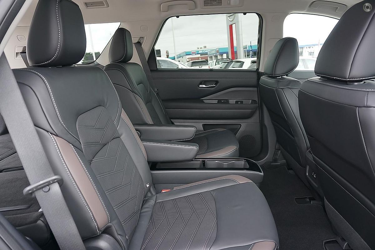 2023 Nissan Pathfinder Ti-L R53