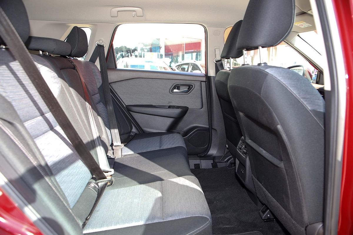 2023 Nissan X-TRAIL ST T33