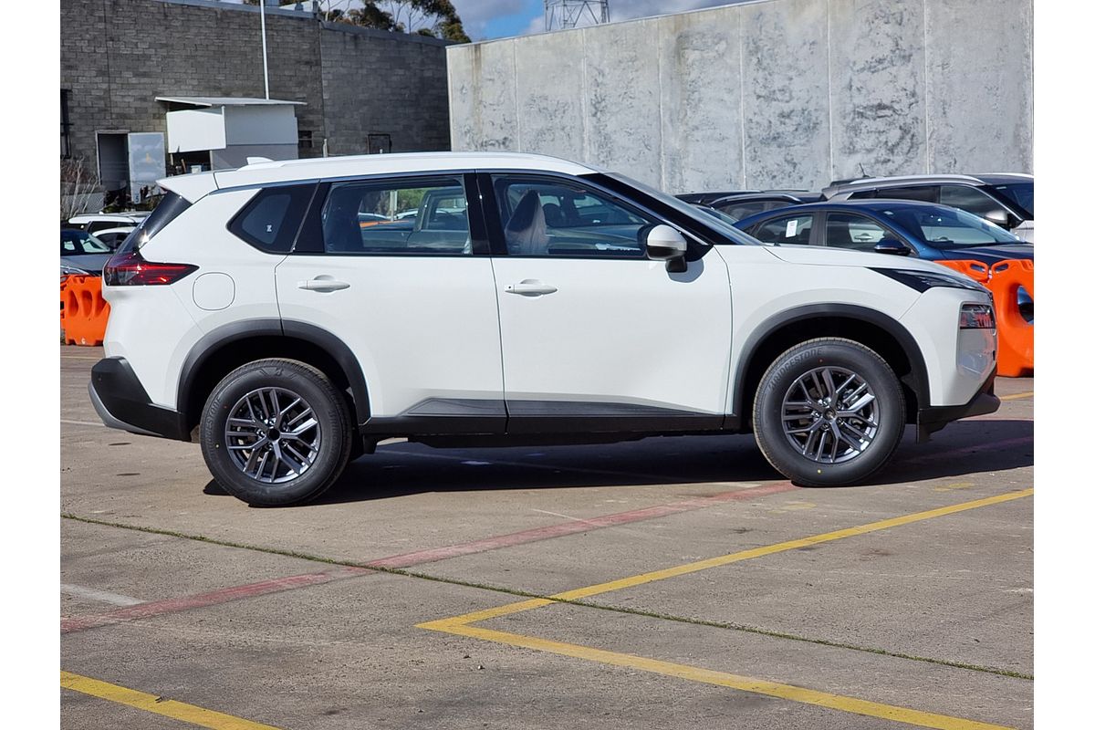 2024 Nissan X-TRAIL ST T33
