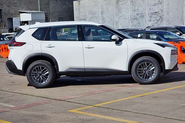 2024 Nissan X-TRAIL ST T33