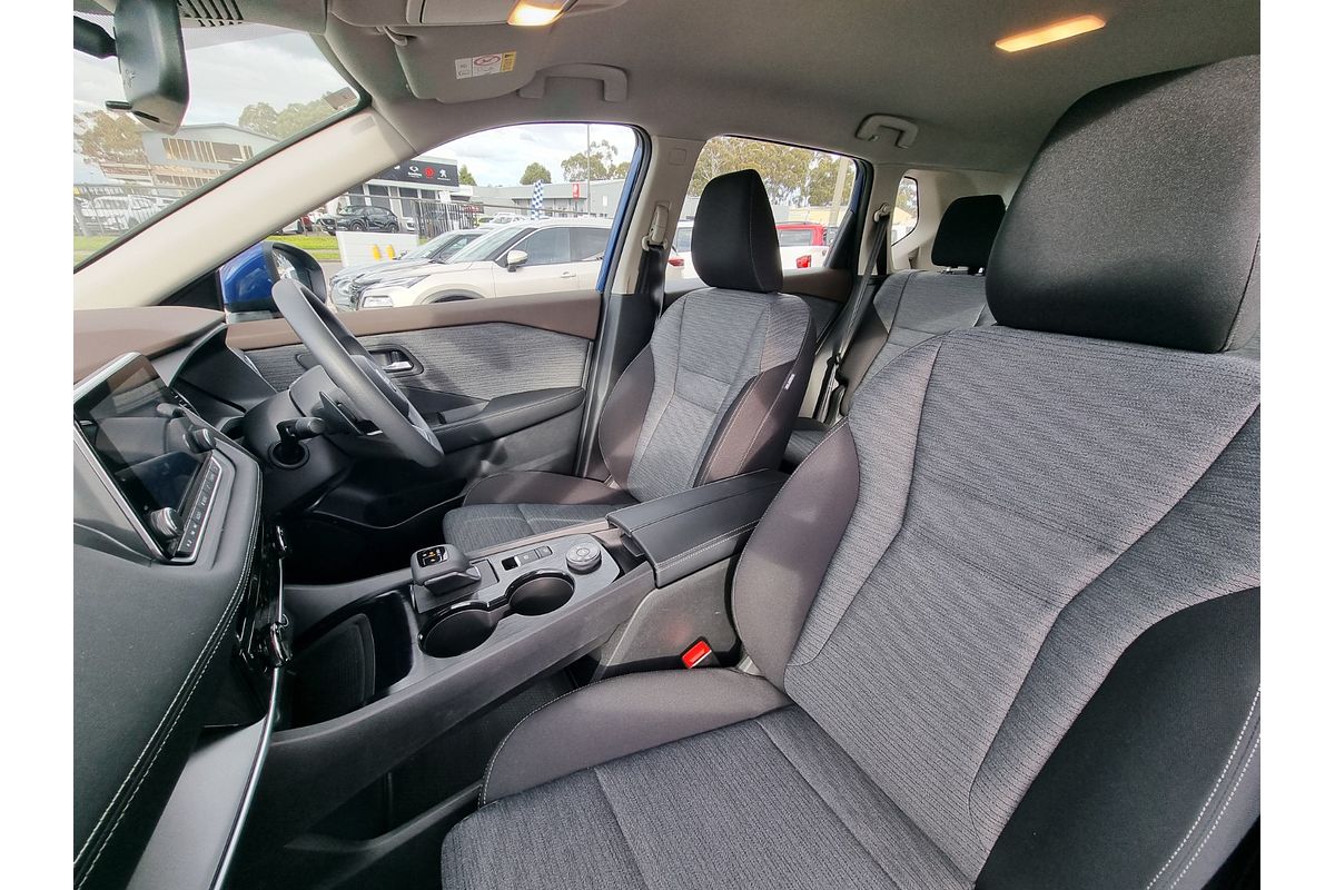 2024 Nissan X-TRAIL ST T33