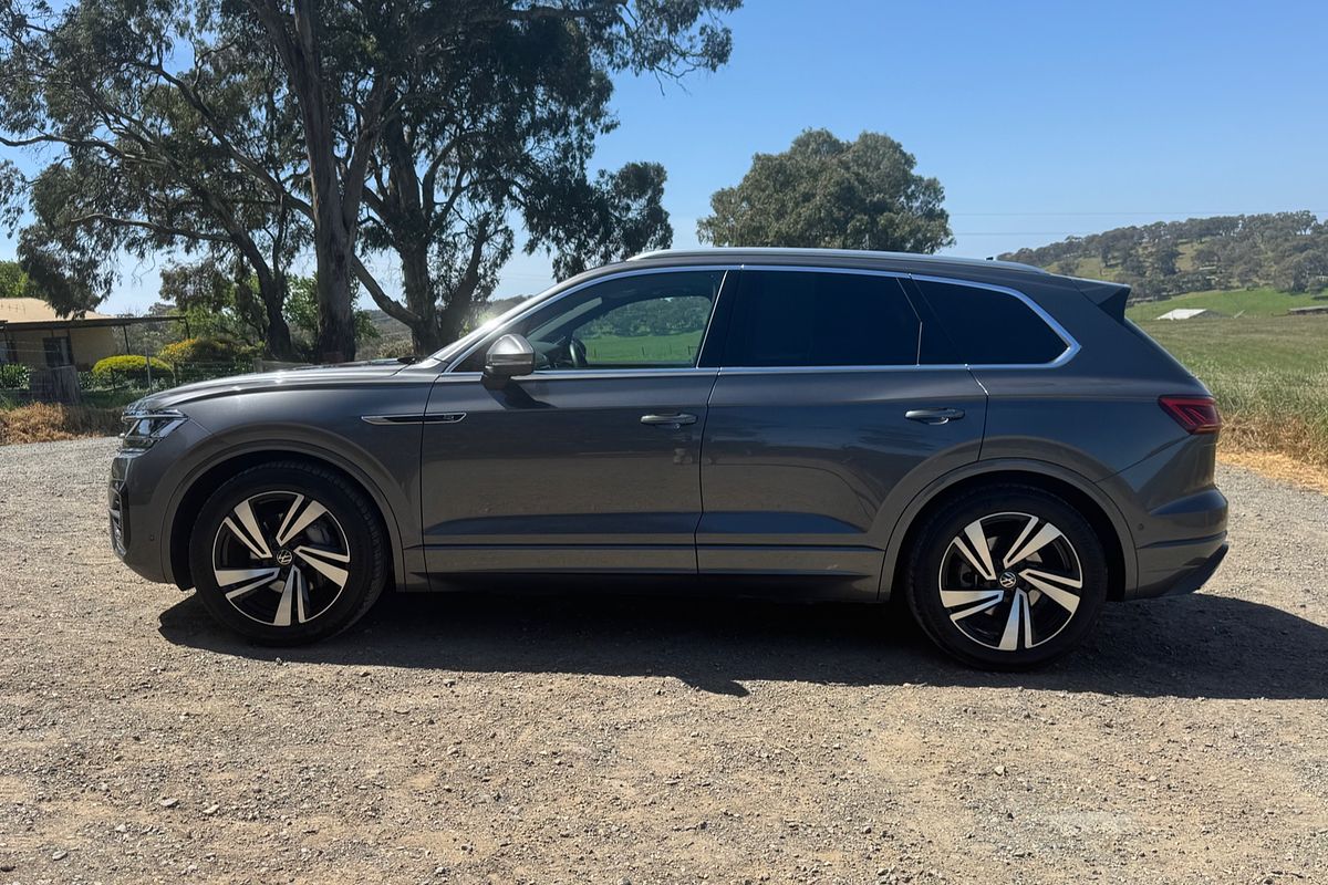 2022 Volkswagen Touareg 210TDI R-Line CR