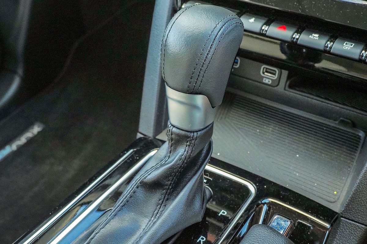 2023 Mahindra XUV700 AX7