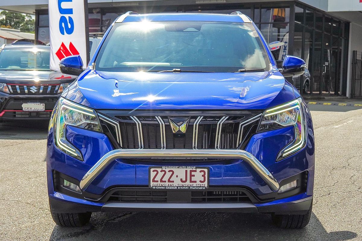 2023 Mahindra XUV700 AX7