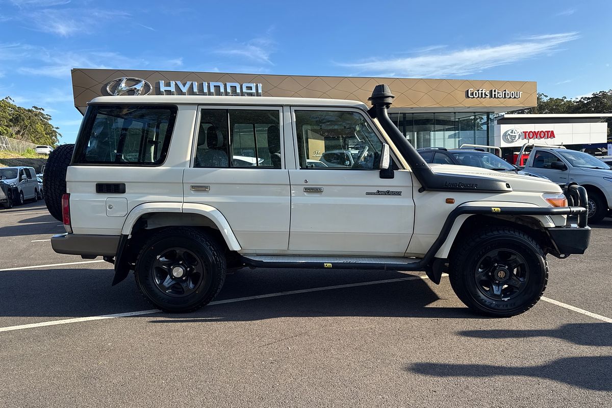 2014 Toyota Landcruiser GXL VDJ76R