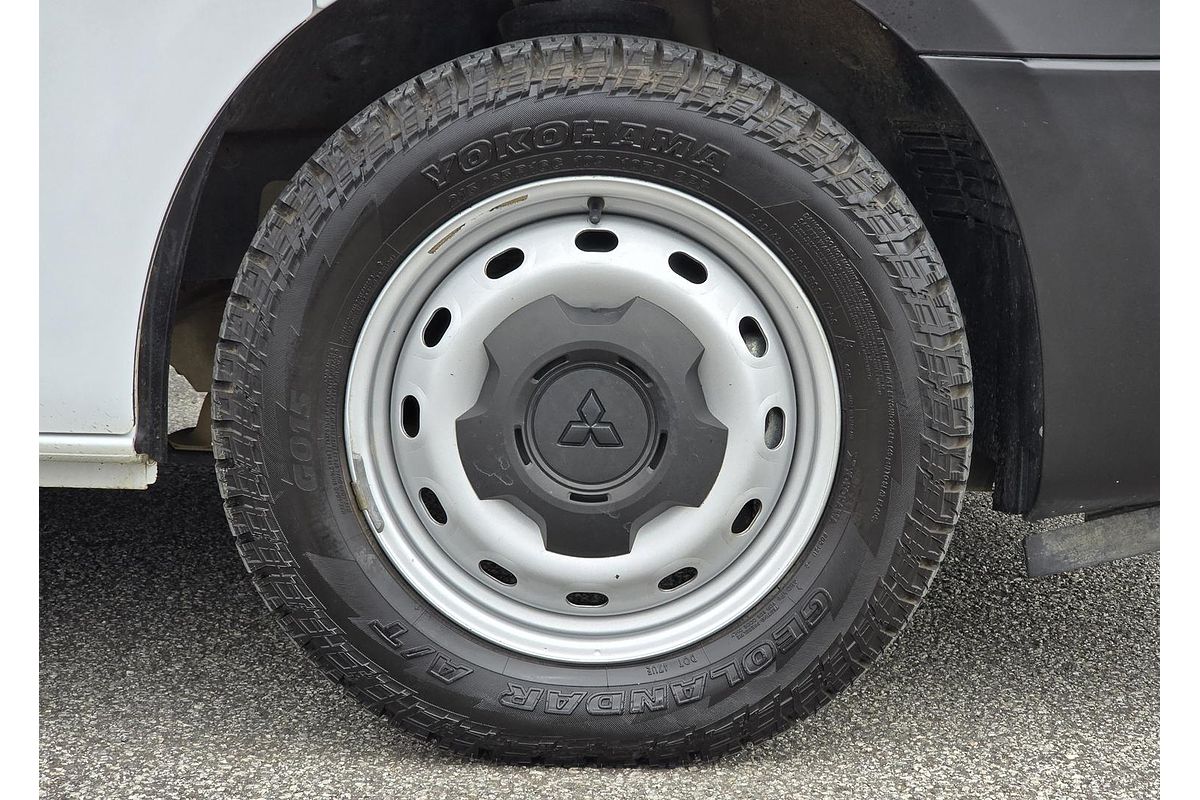 2020 Mitsubishi Express GLX+ SN LWB