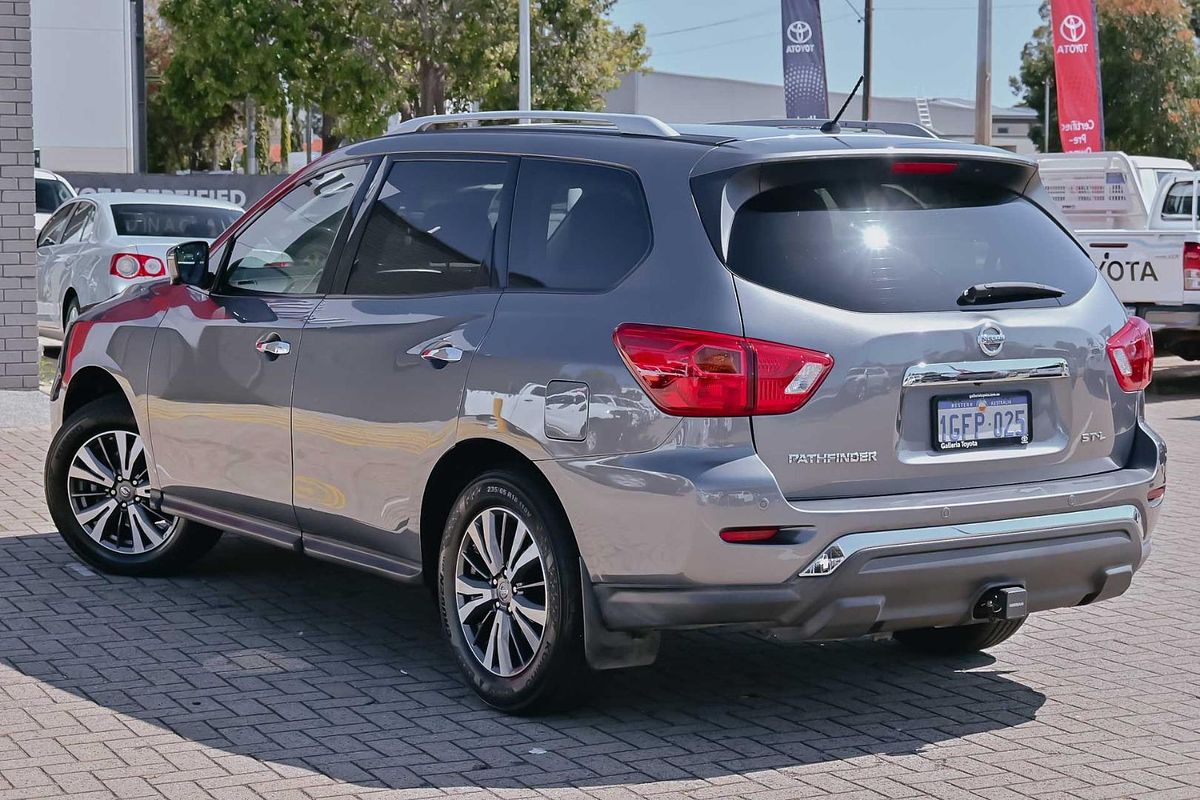 2017 Nissan Pathfinder ST-L R52 Series II