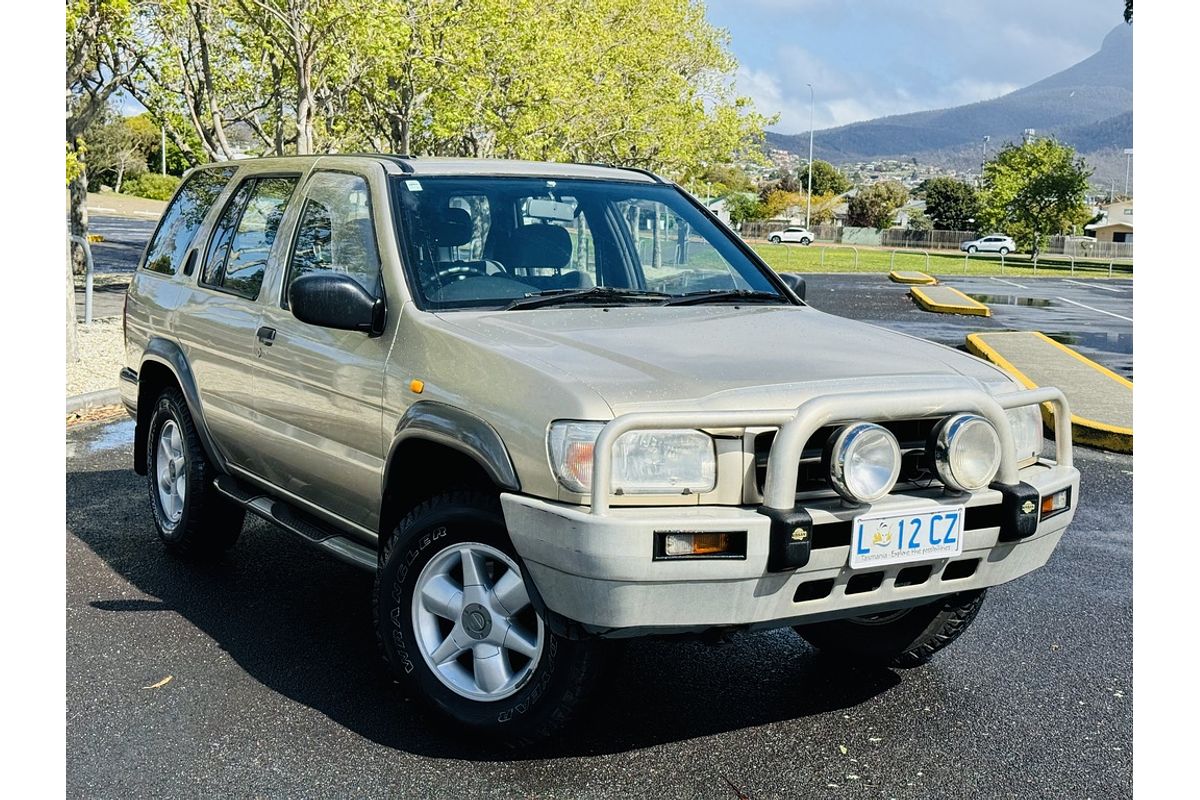 2000 Nissan Pathfinder Ti WX II