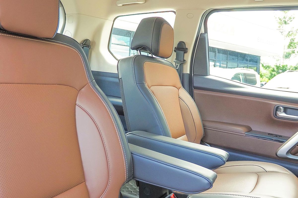 2024 Mahindra Scorpio Z8