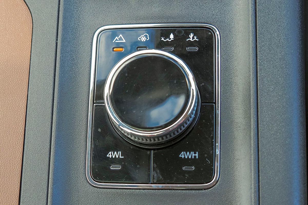 2024 Mahindra Scorpio Z8