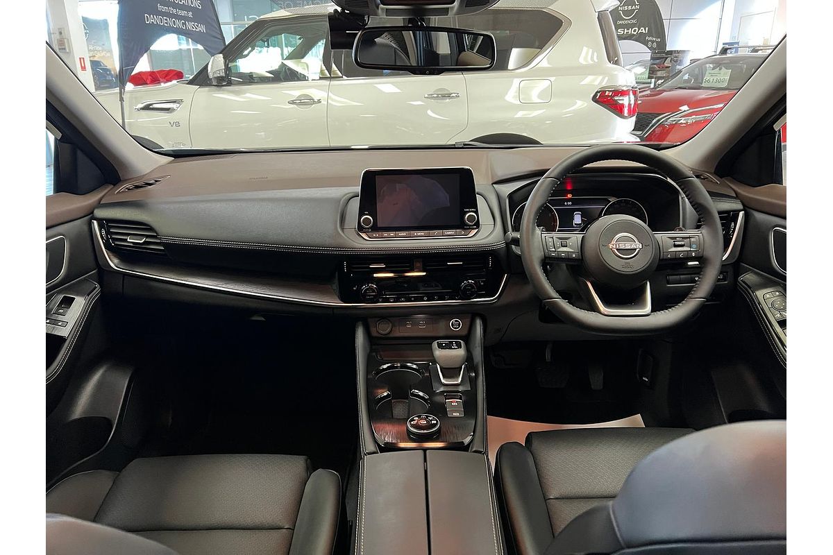 2024 Nissan X-TRAIL ST-L T33