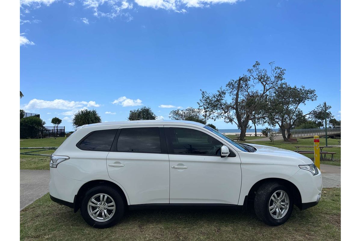 2013 Mitsubishi Outlander LS ZJ