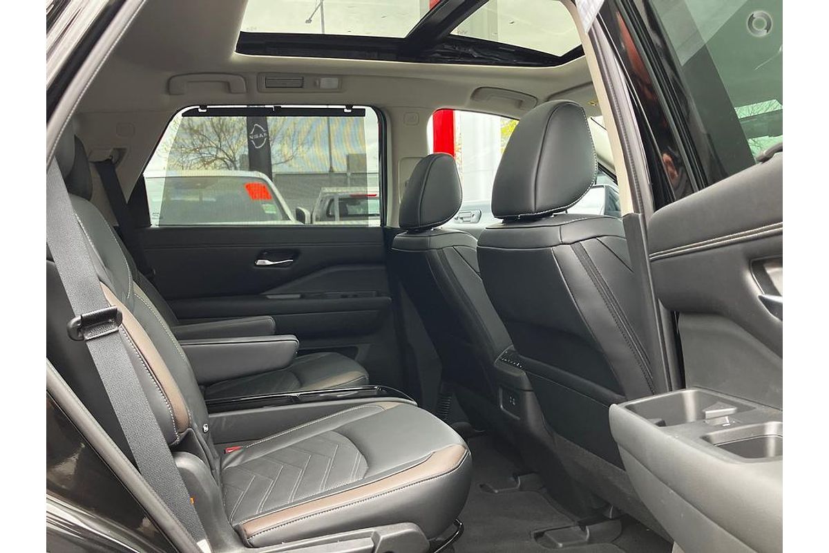 2023 Nissan Pathfinder Ti-L R53