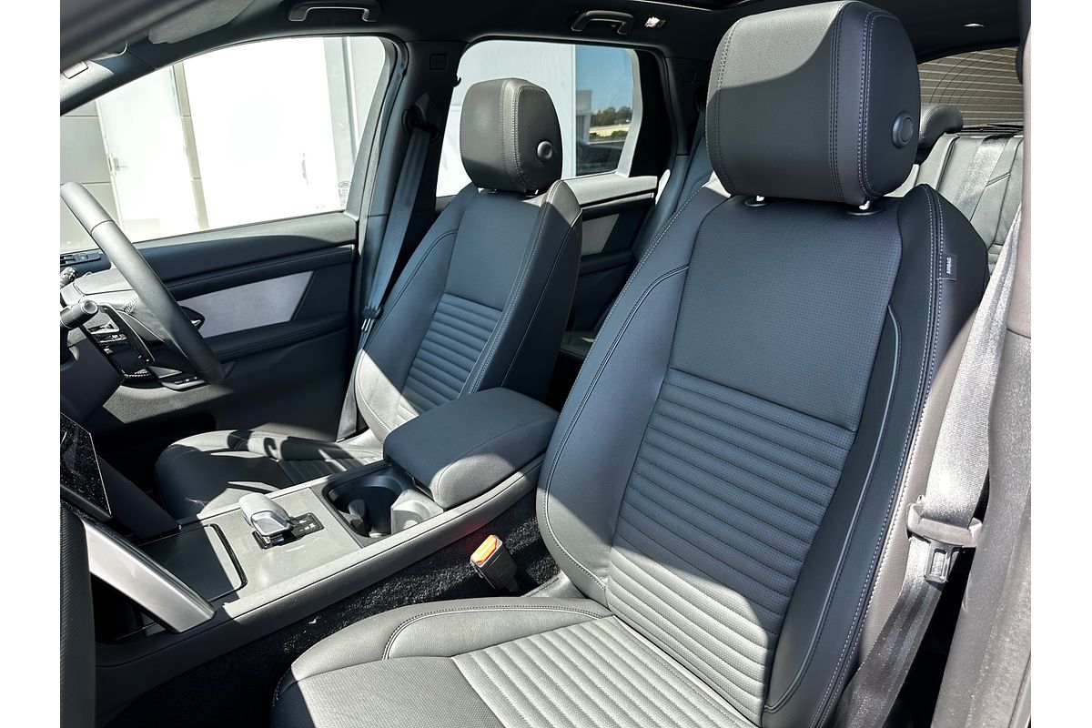2024 Land Rover Discovery Sport P250 Dynamic SE L550