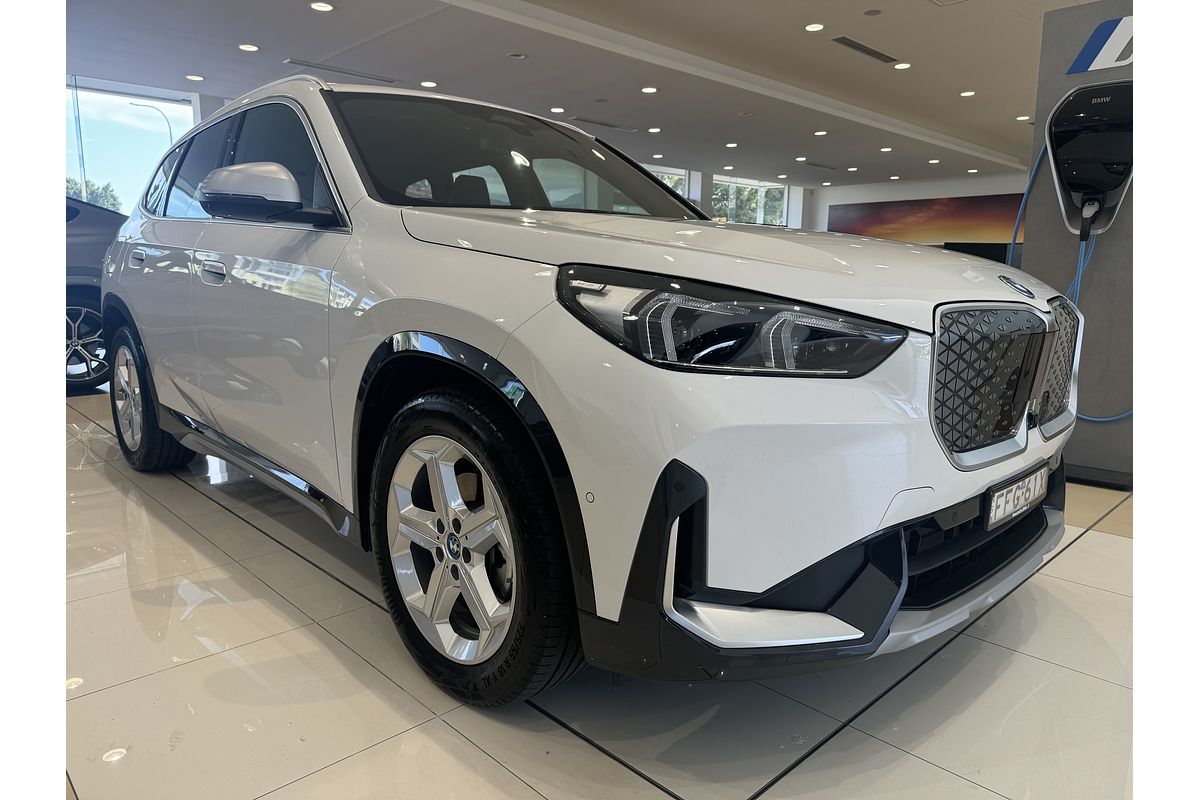 2023 BMW iX1 eDrive20 xLine U11