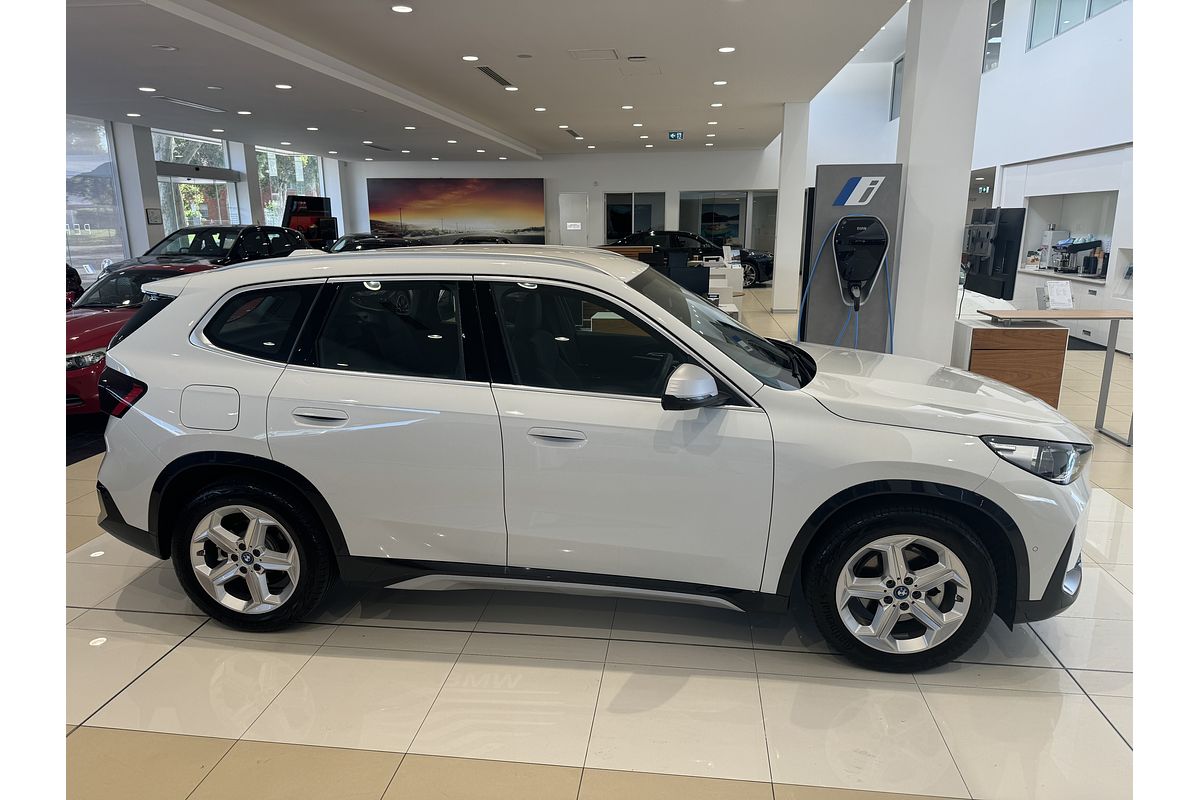 2023 BMW iX1 eDrive20 xLine U11