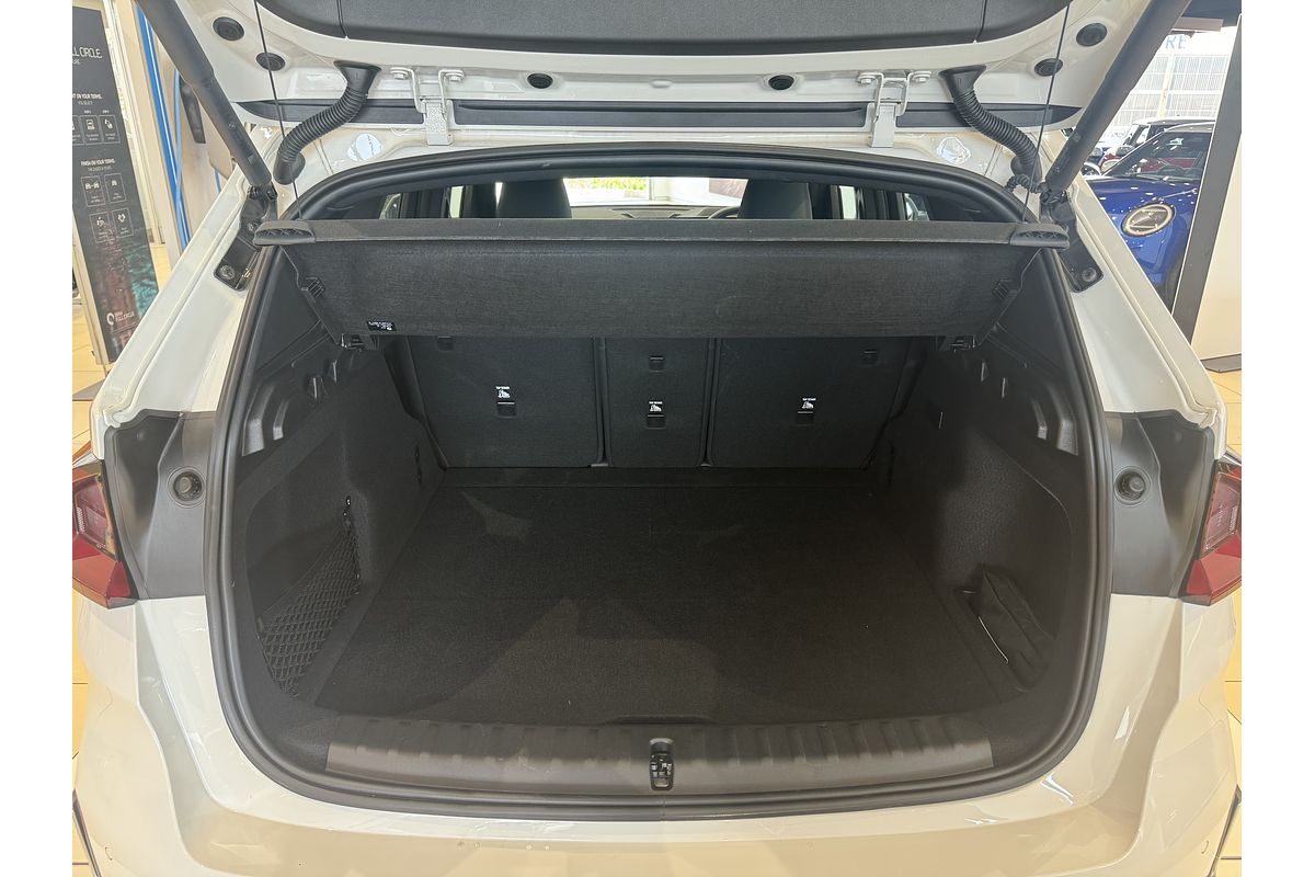 2023 BMW iX1 eDrive20 xLine U11