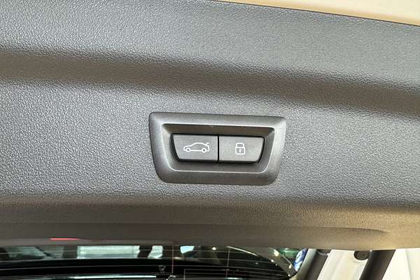 2023 BMW iX1 eDrive20 xLine U11