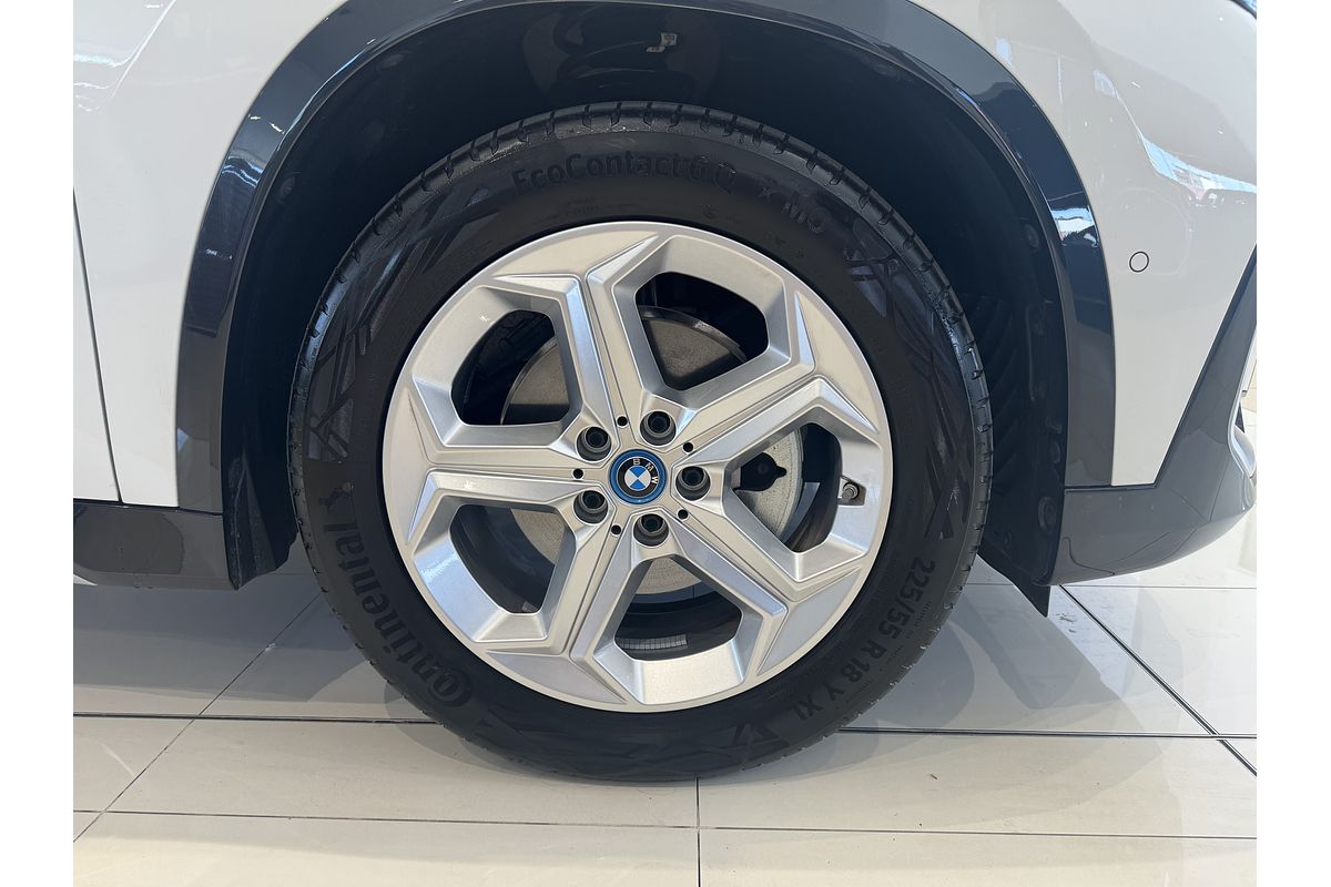 2023 BMW iX1 eDrive20 xLine U11
