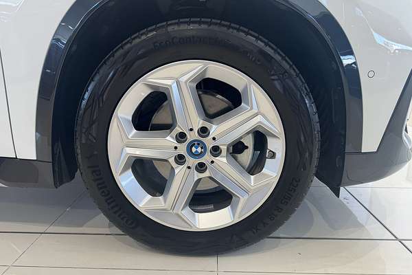 2023 BMW iX1 eDrive20 xLine U11