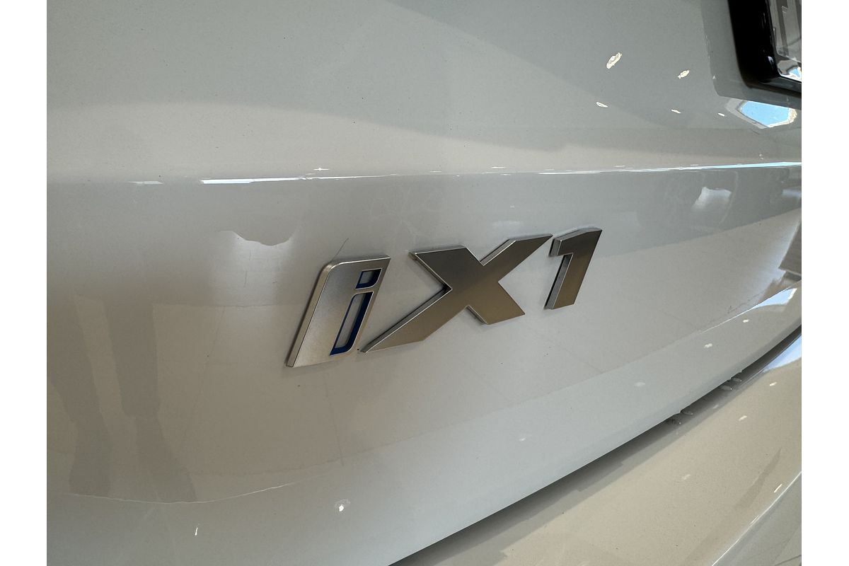 2023 BMW iX1 eDrive20 xLine U11