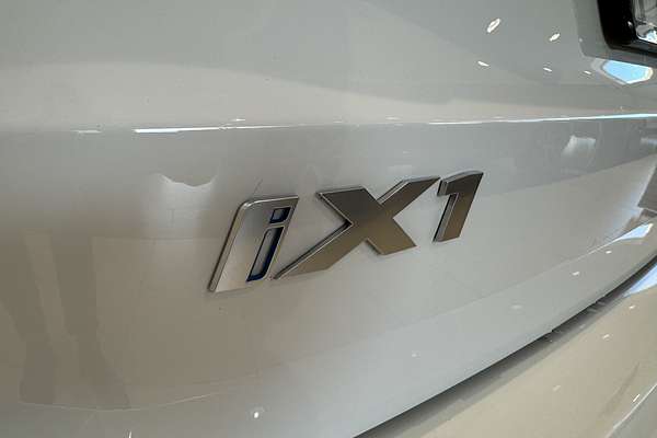 2023 BMW iX1 eDrive20 xLine U11