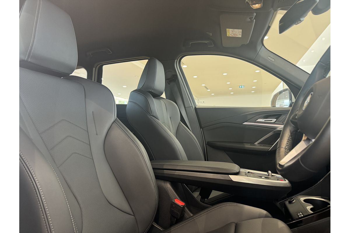 2023 BMW iX1 eDrive20 xLine U11