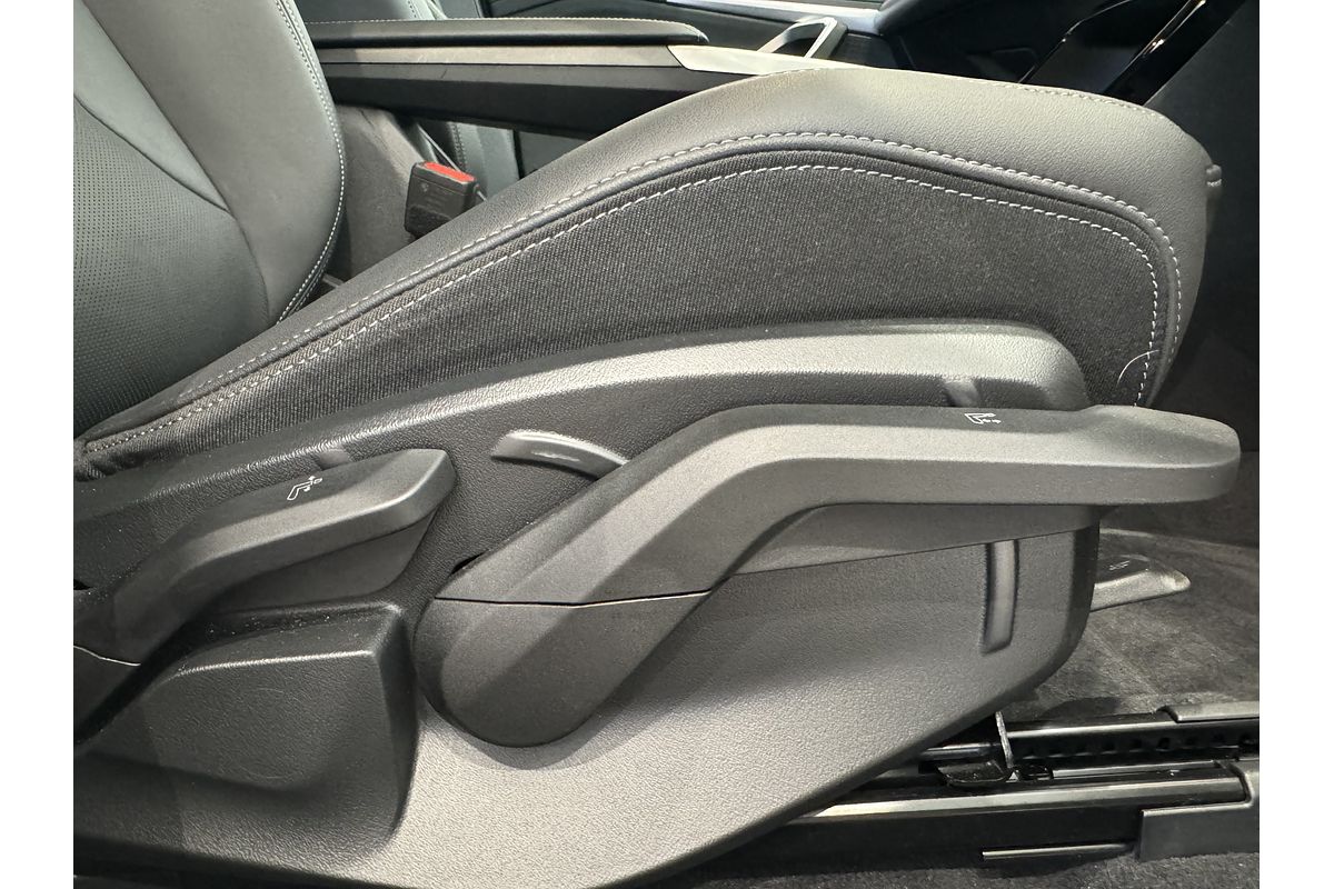 2023 BMW iX1 eDrive20 xLine U11