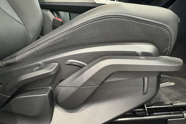 2023 BMW iX1 eDrive20 xLine U11