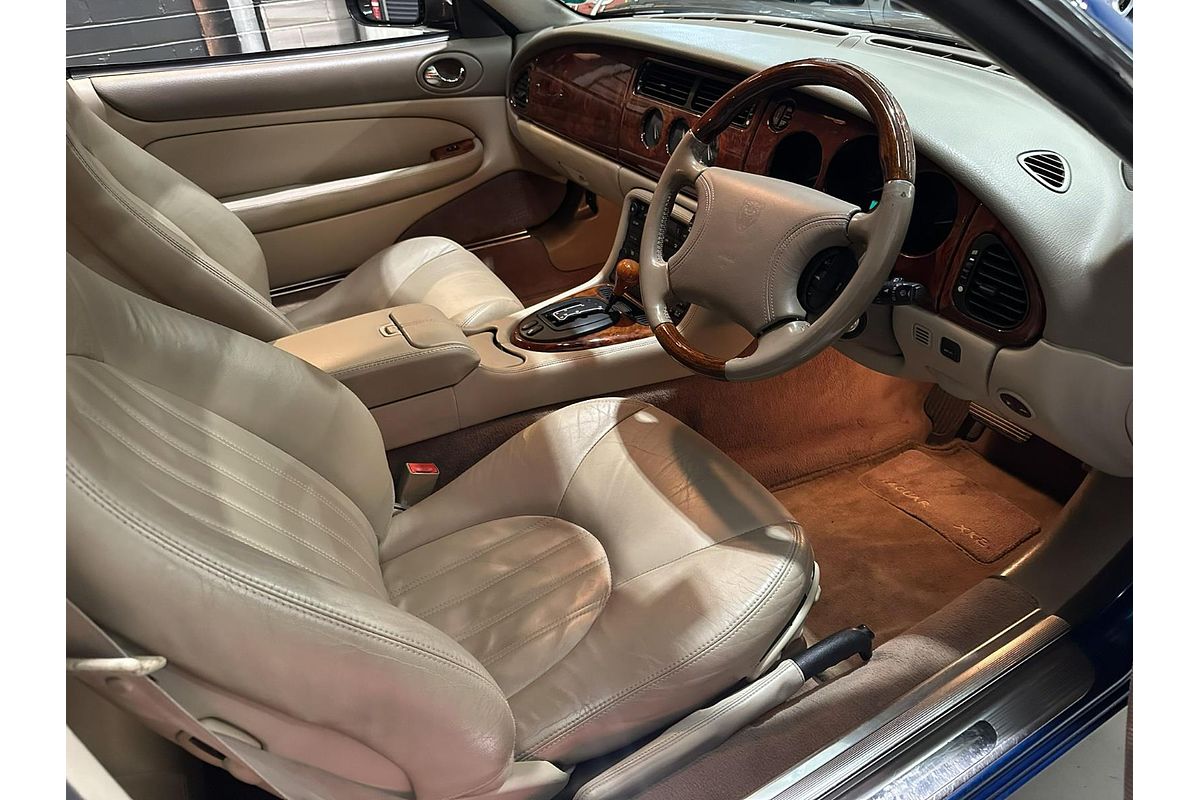 1998 Jaguar XK8 Sport