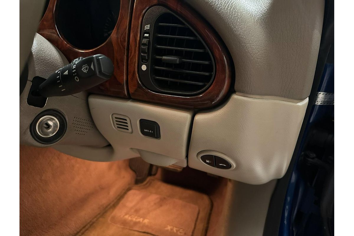 1998 Jaguar XK8 Sport