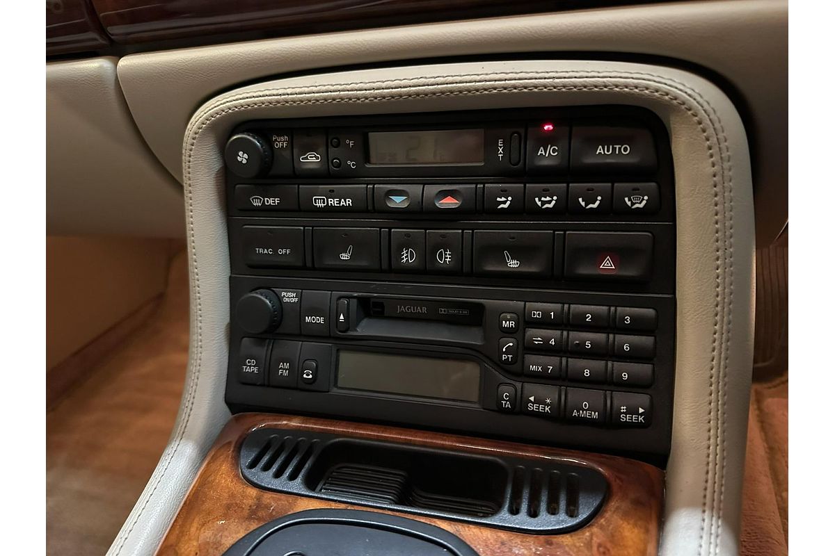 1998 Jaguar XK8 Sport